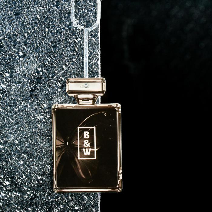 Ароматизатор Sapfire картонный подвесной Black&White, парфюмерная композиция №5 SAT-4000 - Фото 1