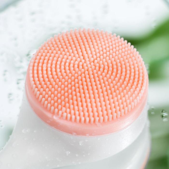 Щёточка для умывания «8 марта» 23422