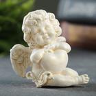 Фигурка гипс «Ангел держит сердце», 6×8×6 см - Фото 1