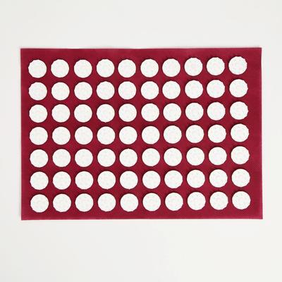 Аппликатор «Кузнецова», 70 колючек, спанбонд, 23×32 см, красный.