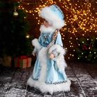 Снегурочка под ёлку «Зимнее волшебство. В голубой шубке с бусинками» двигается, 40 см - Фото 2