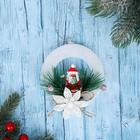 Украшение новогоднее "Рождественский венок" дедушка мороз с цветком 10 см - Фото 1