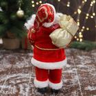 Дед Мороз "В красной шубе с подвязкой, с подарками" 16х30 см - фото 3862325