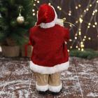 Дед Мороз "В золотисто-красном костюме, с ремешком, с подарками" 15х30 см - фото 3862329