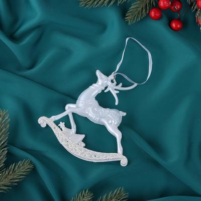 Ёлочная игрушка «Зимнее волшебство. Олень магический блеск» пластик, 11×11 см, белый