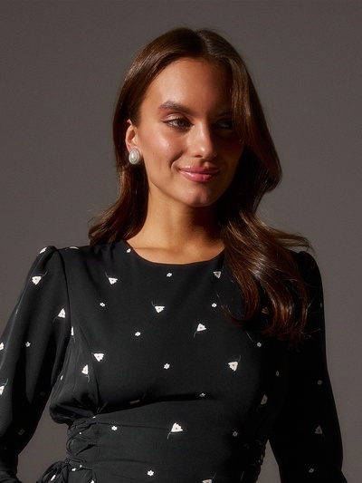 Клипсы «Грейс», капля в огранке, белая в чернёном серебре