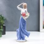 Сувенир керамика "Девушка в белой тунике и голубой юбке с охапкой роз" 30 см - фото 24380022