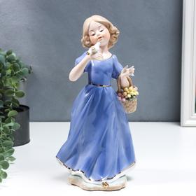 Сувенир керамика "Девочка в голубом платье с голубем на руке, с корзиной цветов" 30 см