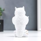 Сувенир керамика "Филин с книгой, на книгах" белый с золотом 12 см - фото 119409692