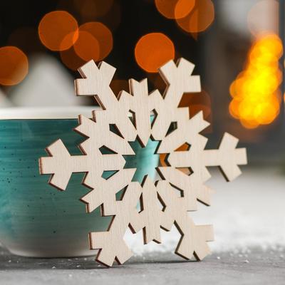 Подставка под горячее новогодняя Доляна «Снежинка», 9×9 см, дерево