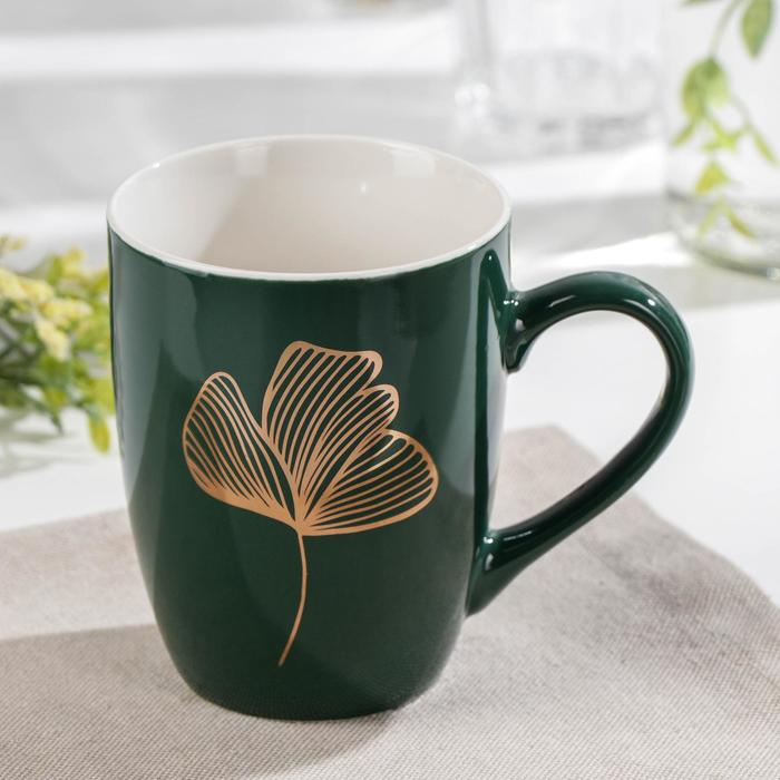 Кружка фарфоровая Доляна «Изумруд. Клевер», 350 мл, цвет зелёный - Фото 1