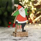 Фигурка новогодняя свет "Дед Мороз с ёлкой и подарками" 10х17 см - фото 21332529