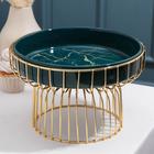 Подставка для десертов керамическая на металлической подставке «Изумруд. Gold», d=26 см, цвет зелёный - Фото 1