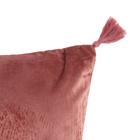 Наволочка декоративная с кисточками «Этель», 45×45 см, велюр, пыльная роза - Фото 2