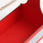 Ящик подарочный деревянный блестящий с джутовой ручкой красный/серебро 25,8х13,2х25 см - Фото 3