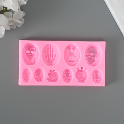 Молд силиконовый «Скелеты и черепа», 10 предметов, 7.2×13.6 см