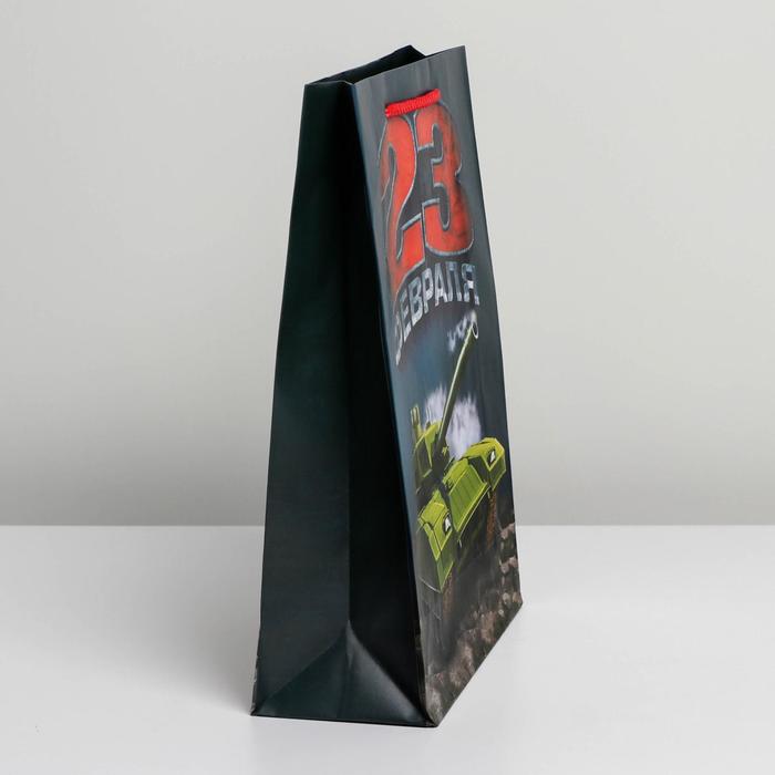 Пакет подарочный ламинированный вертикальный, упаковка, «С днём защитника», ML 25 х 21 х 8 см - фото 1908746399