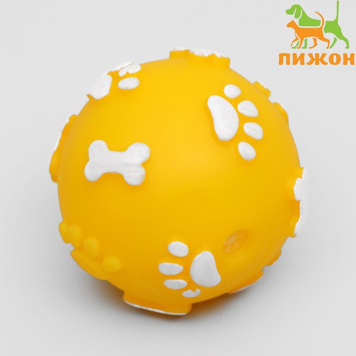 Мячик пищащий "Лапки" для собак, 5,5 см, жёлтый - Фото 1