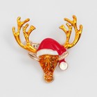 Брошь новогодняя «Олень в шапке», цветная в золоте - Фото 2