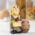 Подставка для зубочисток «Бабуля с виноградом», 9×4.5×10 см, полистоун - Фото 1