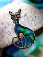 Брошь «Галиотис» кошка грациозная, зелёная в чернёном серебре 7326248