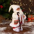 Дед Мороз "В белом костюмчике с орнаментом, с посохом" двигается, 11х30 см - фото 3863239