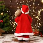 Дед Мороз "В красном костюмчике с орнаментом, с посохом" двигается, 20х40 см - Фото 3