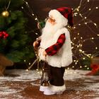 Дед Мороз "В клетчатом тулупе, с фонариком" двигается, ботинки светятся, 17х35 см - Фото 2