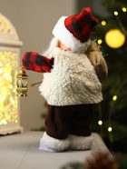 Дед Мороз под ёлку «Зимнее волшебство. Новогодняя игрушка в клетчатом тулупе» двигается, ботинки светятся, 28 см - Фото 4