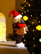 Дед Мороз под ёлку «Зимнее волшебство. Новогодняя игрушка в красном тулупе» двигается, ботинки светятся, 28 см - Фото 3