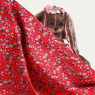 Лоскут, мелкий цветочек на красном хлопке, 50 × 50 см - Фото 1