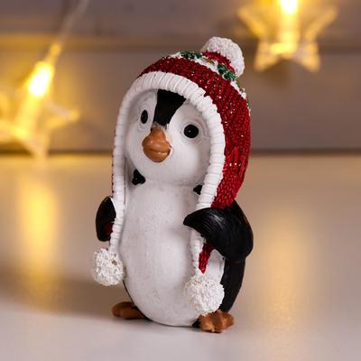 Сувенир полистоун "Пингвинёнок Тико в красной шапке-ушанке с помпоном" 8,5х5х5 см
