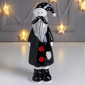 Сувенир керамика "Дед Мороз в пальто с красными пуговками" чёрный 20,5х6,6х7,3 см