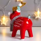 Сувенир керамика "Лосик в колпаке и очках" красный 15,5х6,5х10,7 см - фото 21354167