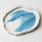 Тарелка керамическая неровный край «Разводы», 17 см, цвет бело-голубой - Фото 4