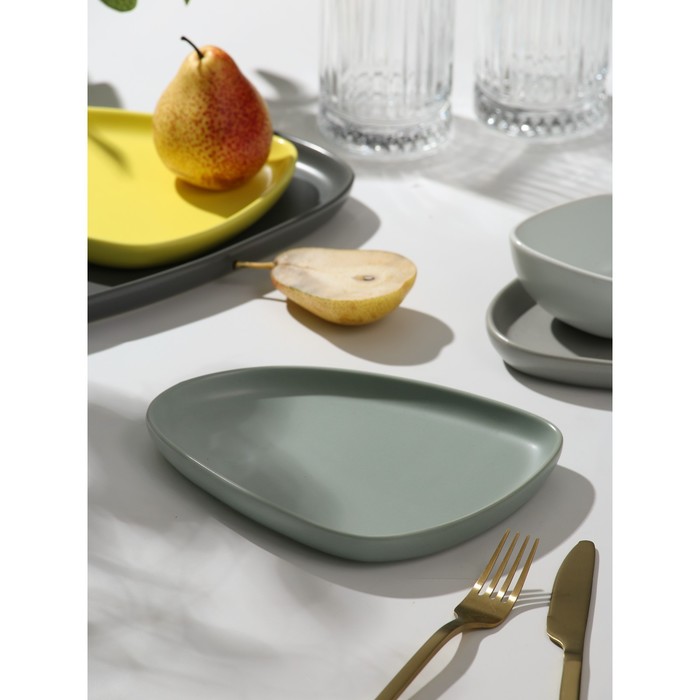 Тарелка плоская керамическая «Зелёная», 20×15 см - Фото 1