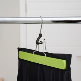 Плечики - зажим деревянныке для брюк и юбок SAVANNA «Тэри», 30×16×2 см, цвет зелёный