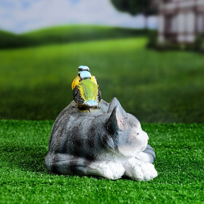 Садовая фигура "Кошка лежащая с птичками" 17х27х17см - фото 1907302138
