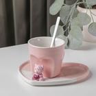 Кофейная пара керамическая «Мишка с сердцем», 3 предмета: стакан 200 мл, блюдце 15,5×15×8 см, ложка, цвет розовый - фото 2957288