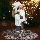 Дед Мороз "В белом свитере, с лыжами" 17х45 см - фото 3736032