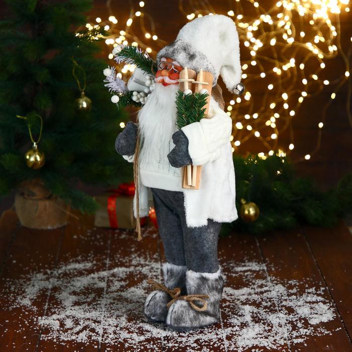 Дед Мороз "В белом свитере, с лыжами" 17х45 см - фото 1891140233