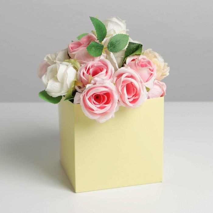 Коробка для цветов с PVC крышкой, желтая, упаковка подарочная, 12 х 12 х 12 см