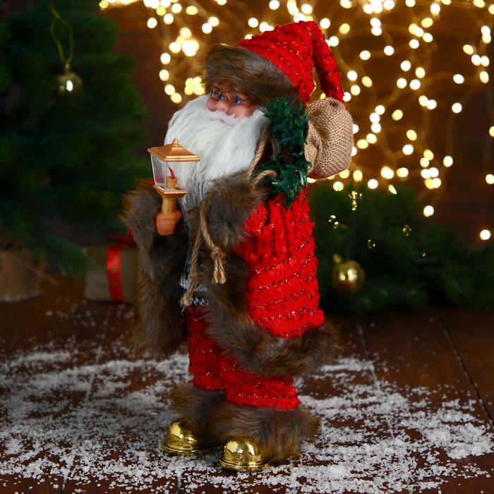 Дед Мороз "В свитере и шубке с коричневым мехом" двигается, фонарь светится, 15х35 см - фото 1908766211