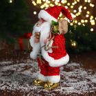 Дед Мороз "В свитере и блестящей шубке с белым мехом" двигается, лампа светится, 15х30 см - фото 3736243