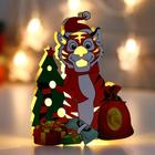 Сувенир дерево световой "Тигр в новогоднем колпаке у ёлочки" МИКС 12х3,2х12,5 см - Фото 6