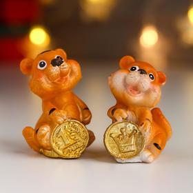 Сувенир полистоун 'Тигруша с золотыми монетками' МИКС 4х2,5х3 см