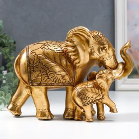 Сувенир полистоун "Слон со слонёнком с пальмовыми листьями на попоне" золотой 18,8х10,7х23см   63007