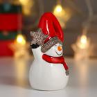 Сувенир керамика "Снеговик, красный шарф и колпак, золотая звезда блеск" 10х6,5х6,5 см - фото 22634516