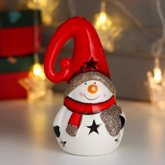 Сувенир керамика свет "Снеговик, красный шарф и колпак, золотое сердце" 13,5х7,5х7,5 см - Фото 1