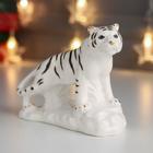 Сувенир керамика "Бенгальский белый тигр на камне" 10,2х13х5 см - Фото 2